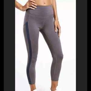 Athleta ultimate stash pocket accent strip gray leggings sz s/p